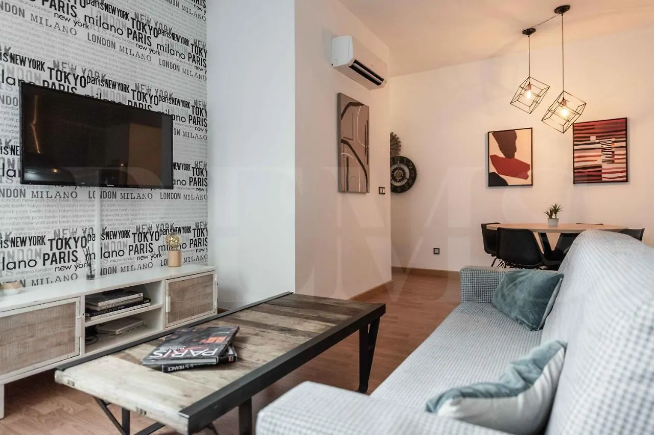 Elegant Apartment With Community Pool & Parking - Center Malaga