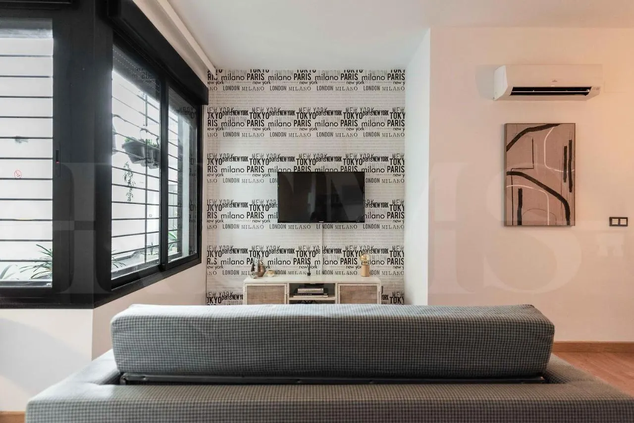 Elegant Apartment With Community Pool & Parking - Center Malaga
