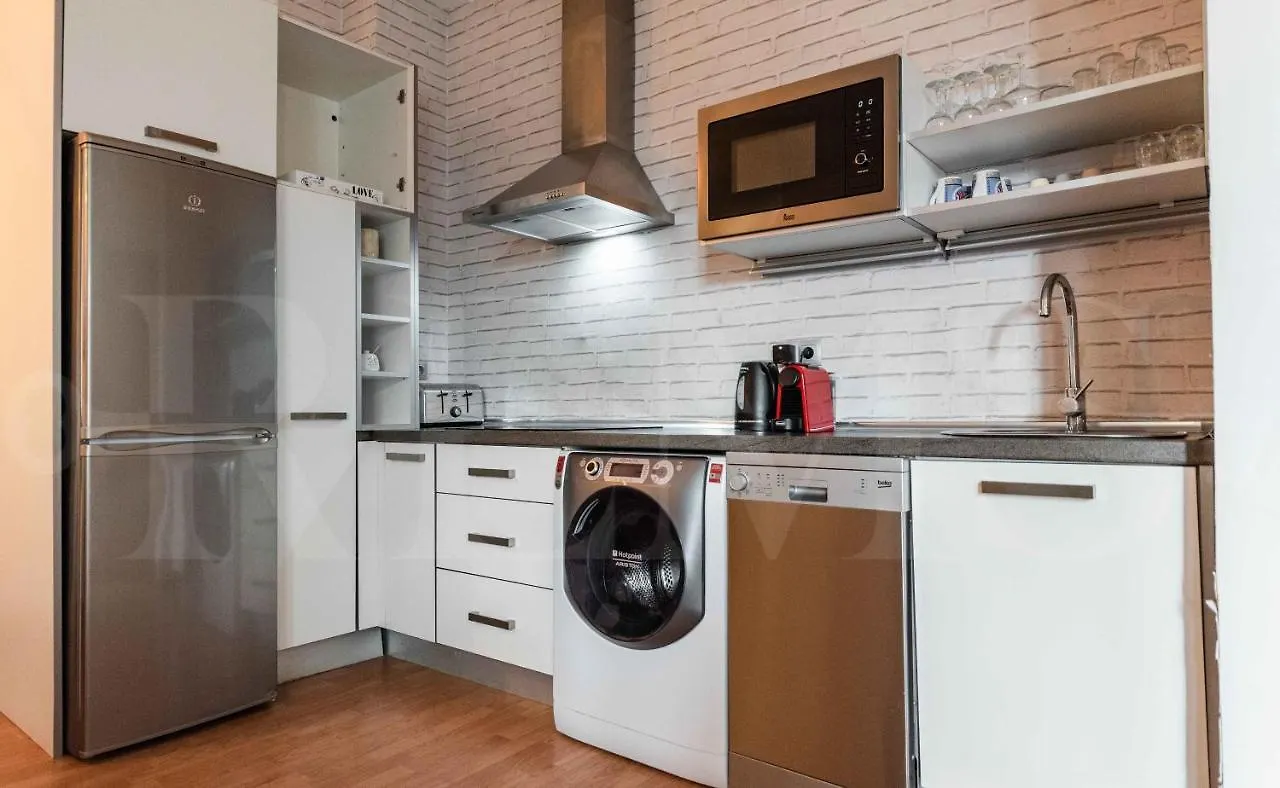 Elegant Apartment With Community Pool & Parking - Center Malaga Spain