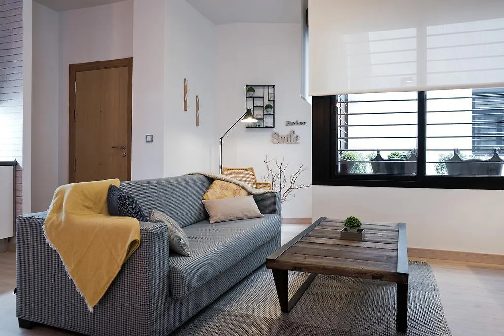 Elegant Apartment With Community Pool & Parking - Center Malaga 0*,