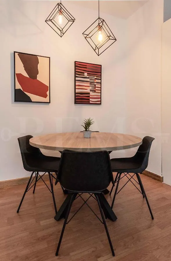 Elegant Apartment With Community Pool & Parking - Center Málaga