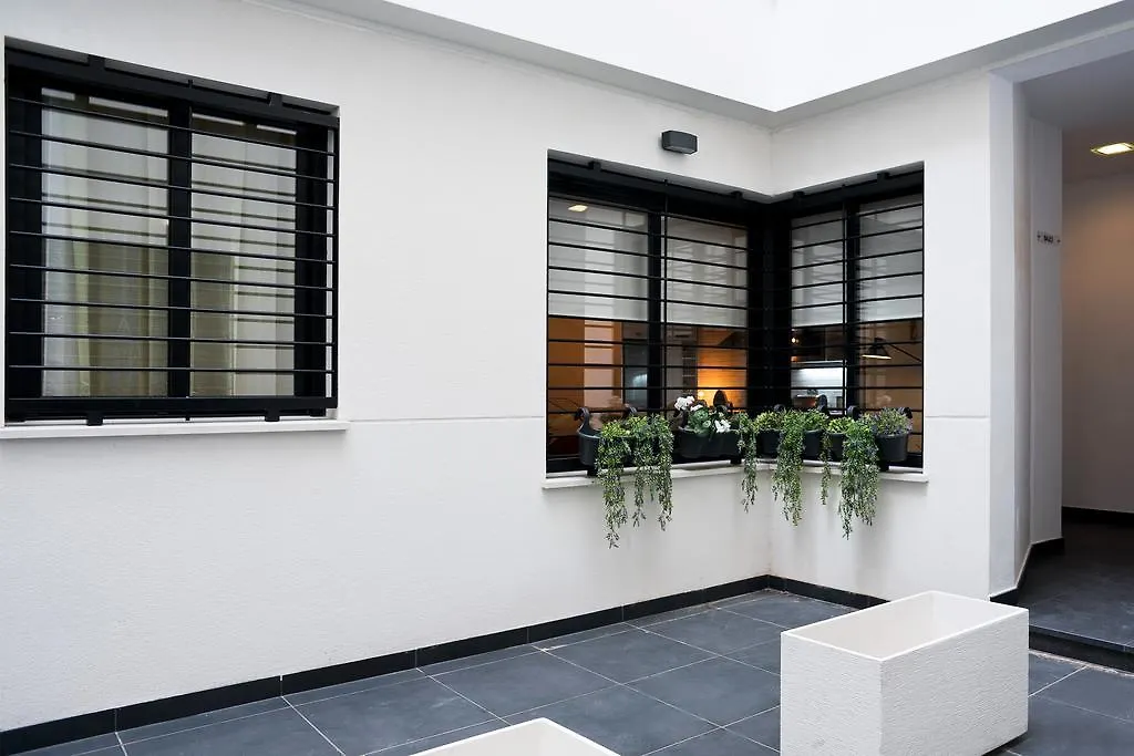 Elegant Apartment With Community Pool & Parking - Center Málaga 0*,  Spanien